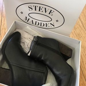 Steve Madden black heeled booties
